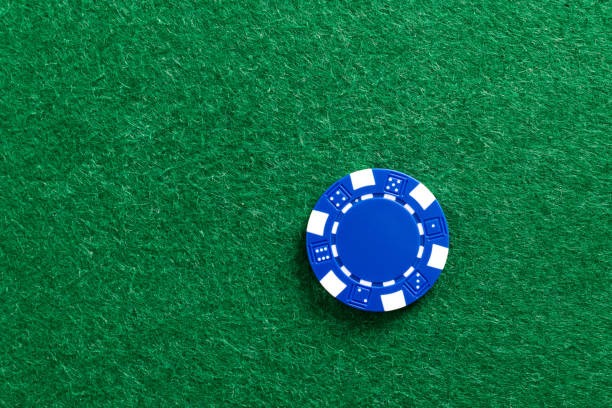 Live dealer table on kudaemas88 login with professional dealer and real-time card display